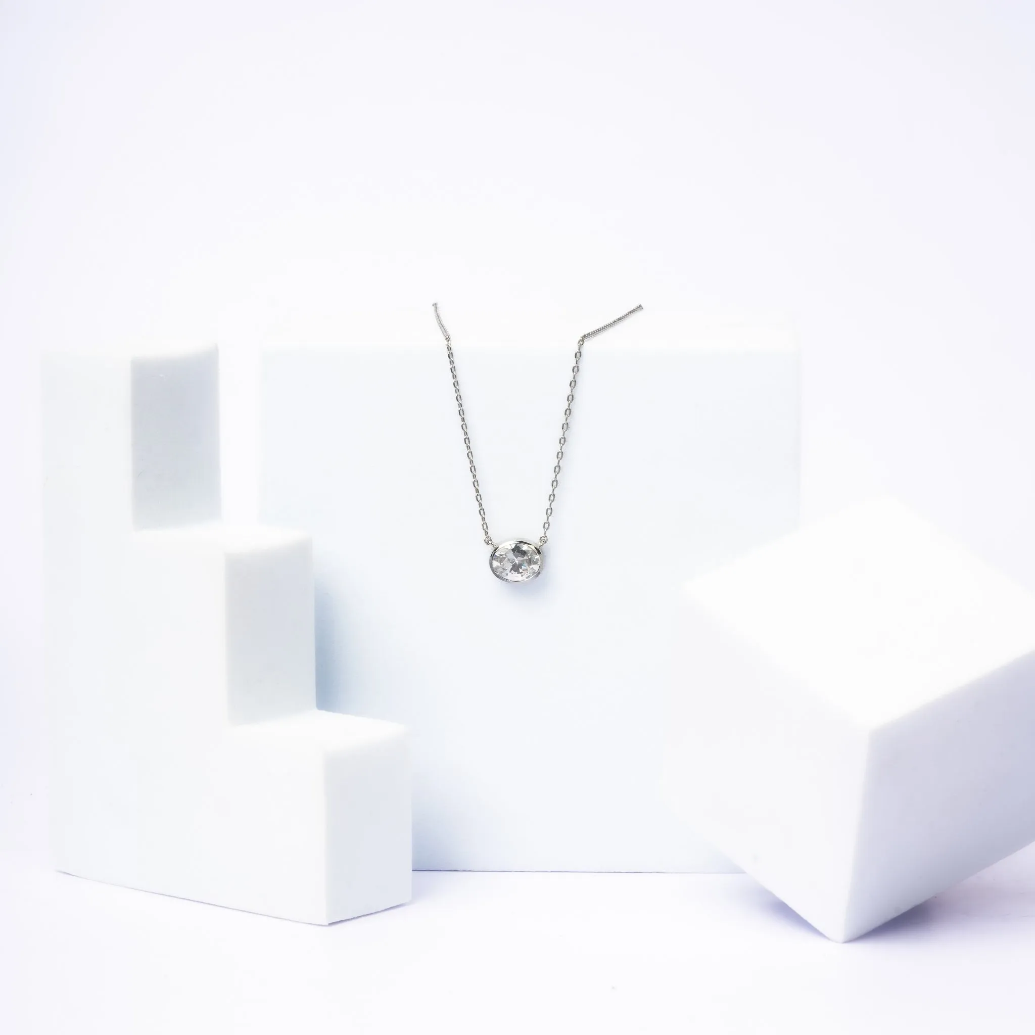 925 Sterling Silver Classic Solitaire Pendant AUS-657