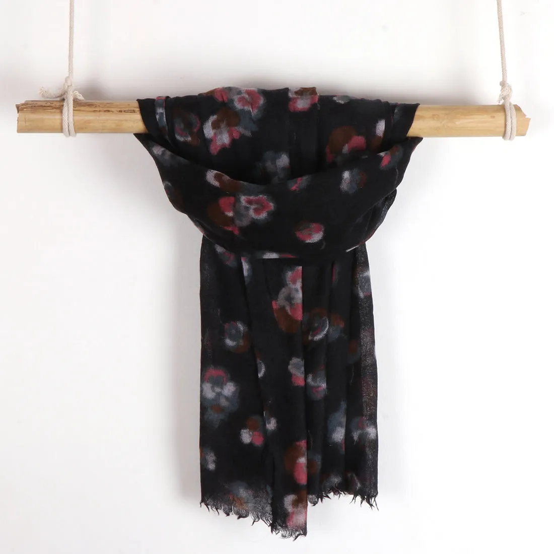 CONTEMPORARY FLORAL NAVY BLUE VISCOSE SCARF