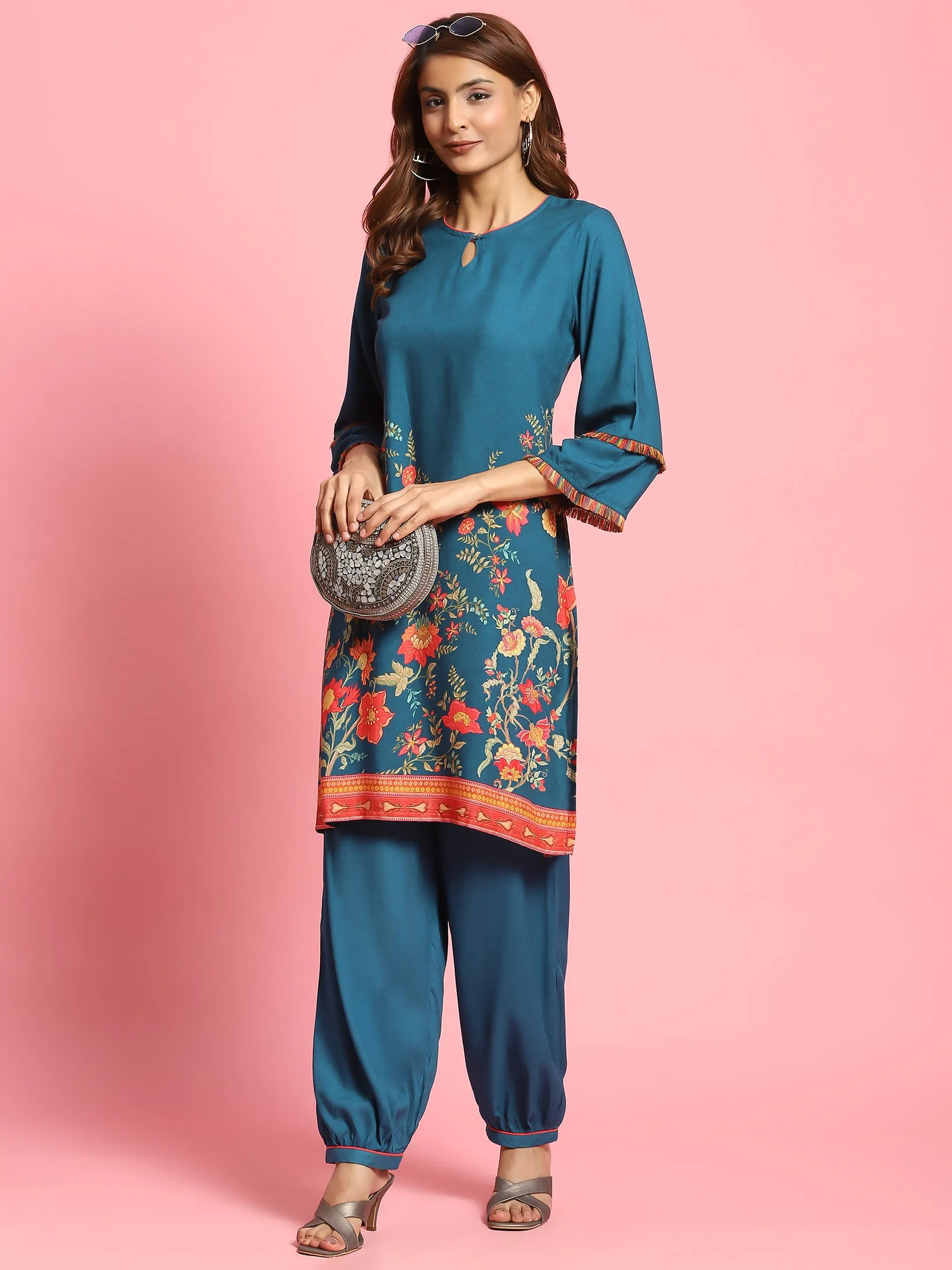 Women Blue Floral Printed Kurta With Harem Pant