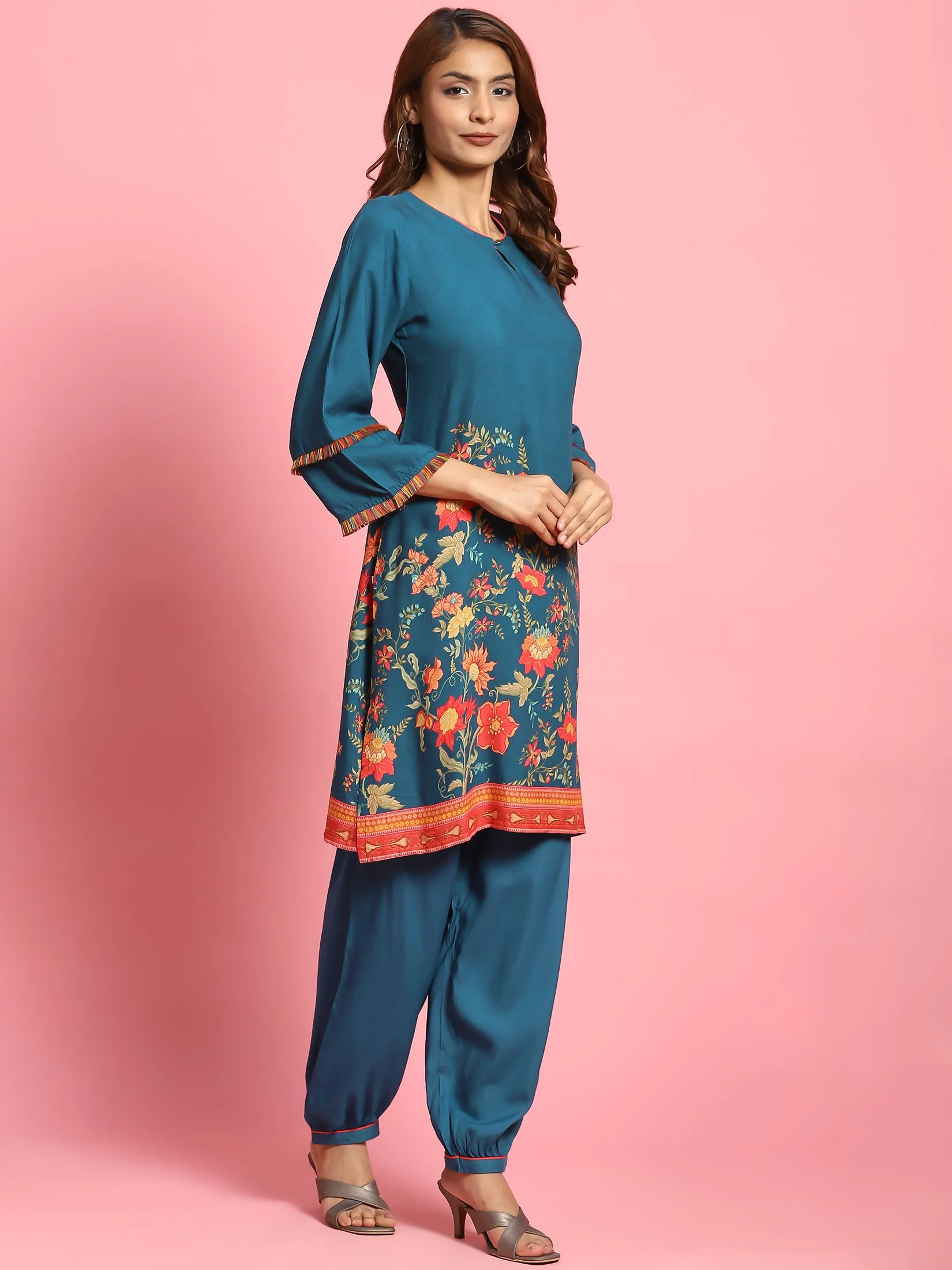 Women Blue Floral Printed Kurta With Harem Pant